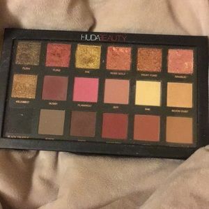 Huda beauty eyeshadow pallet swap post